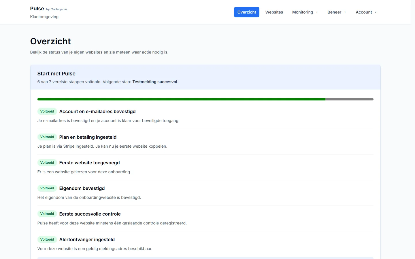 Pulse dashboard met websitegezondheid en onboardingstappen